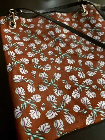 Soft Tote Midi "Secret yard"