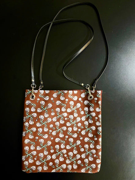 Soft Tote Midi "Secret yard"